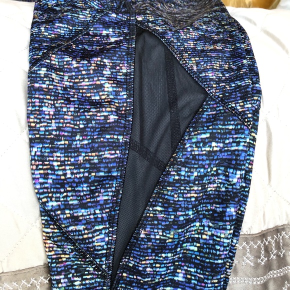 2 pair leggings 1 - X by Gottex Leggings w/mesh L & 1 Tangerine L - Picture 10 of 12